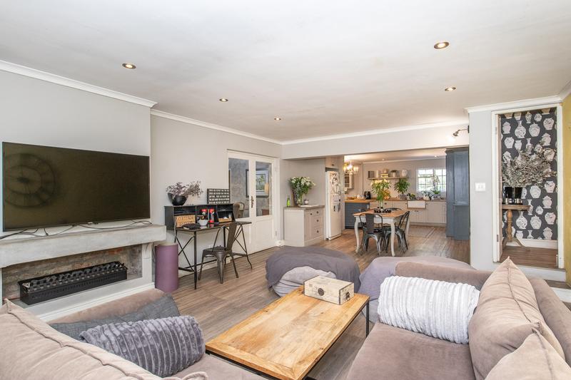 4 Bedroom Property for Sale in Constantia Western Cape